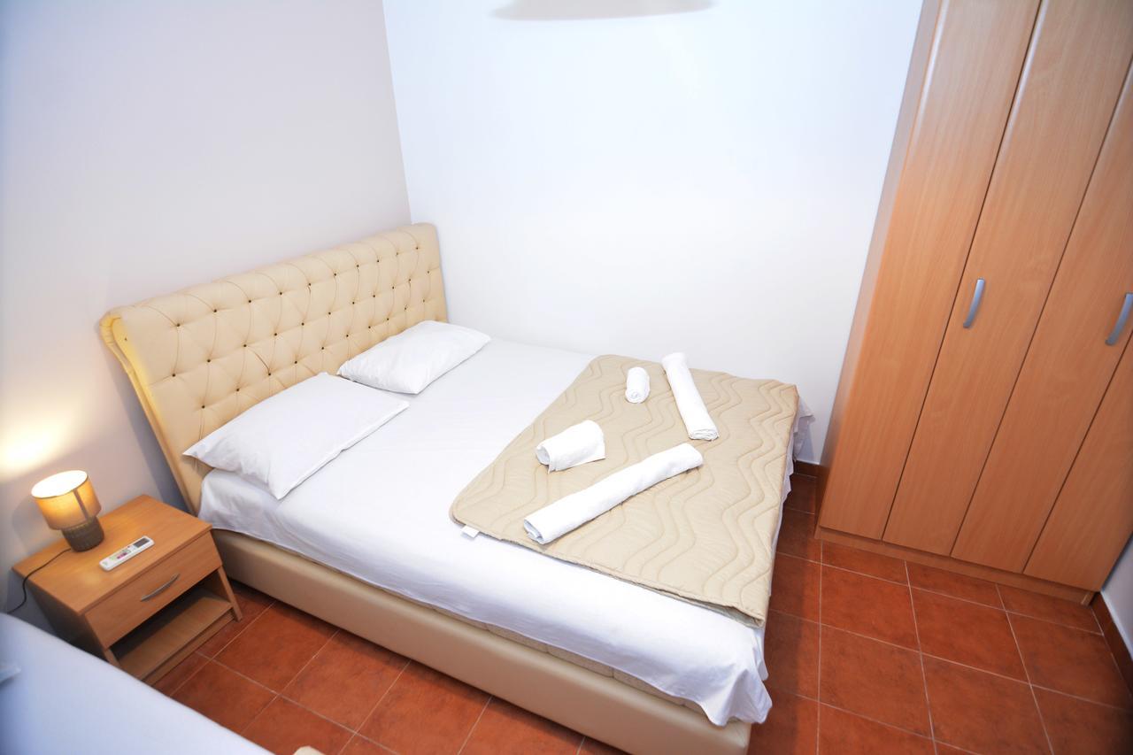 Apartments Jovana Petrovac Dış mekan fotoğraf