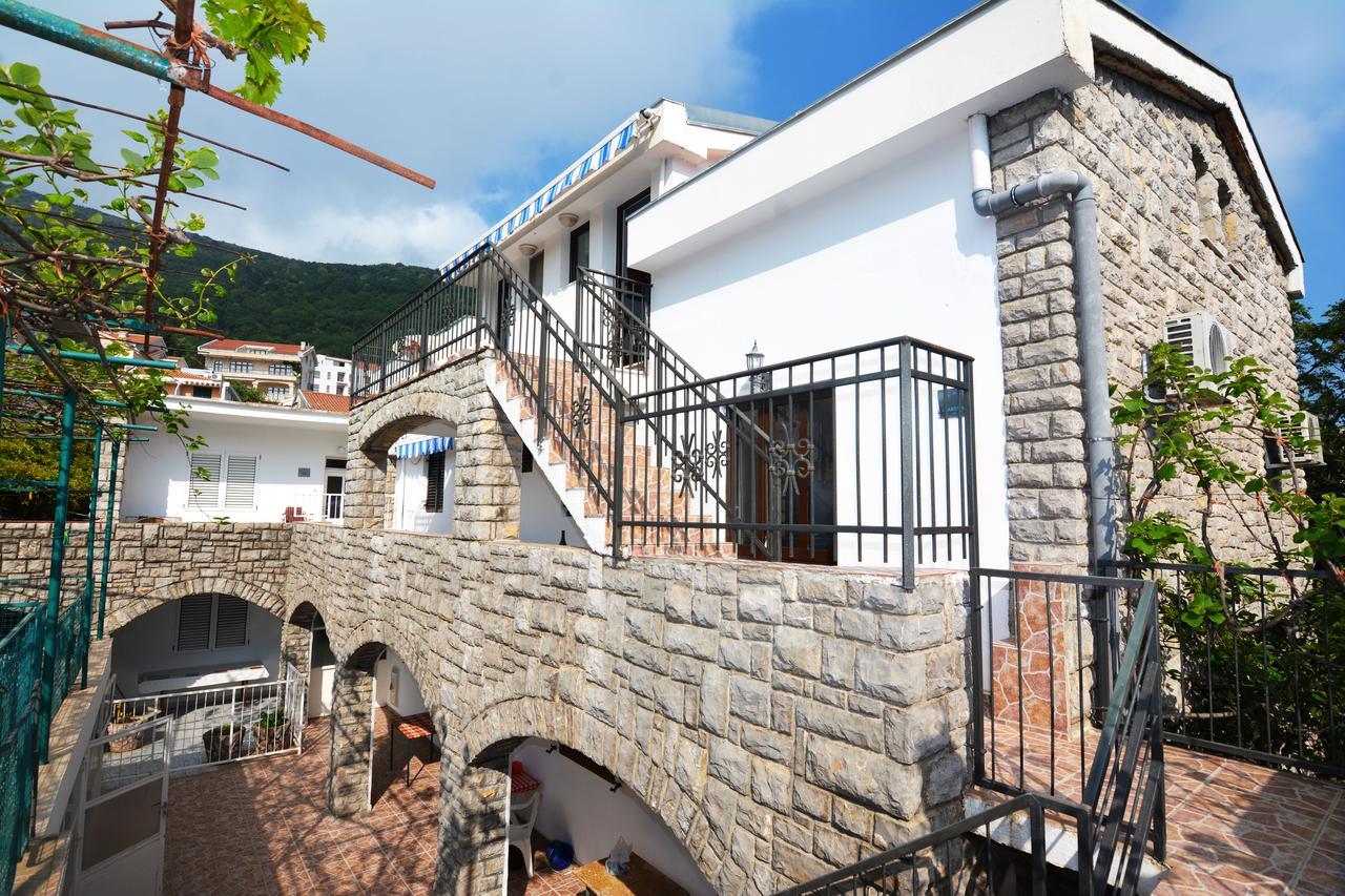 Apartments Jovana Petrovac Dış mekan fotoğraf